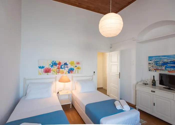 Dom wakacyjny Mykonos Old Harbor Front With Balcony