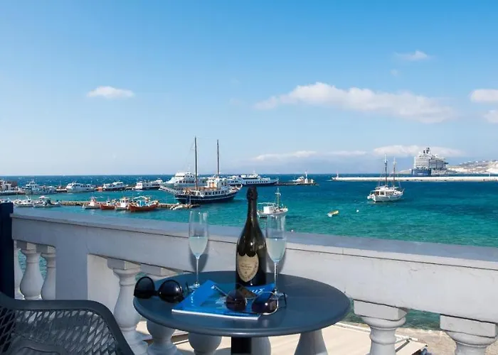 Dom wakacyjny Mykonos Old Harbor Front With Balcony